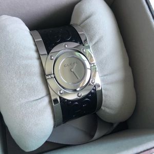 ❌SOLD❌Authentic Gucci Twirl Bracelet Watch